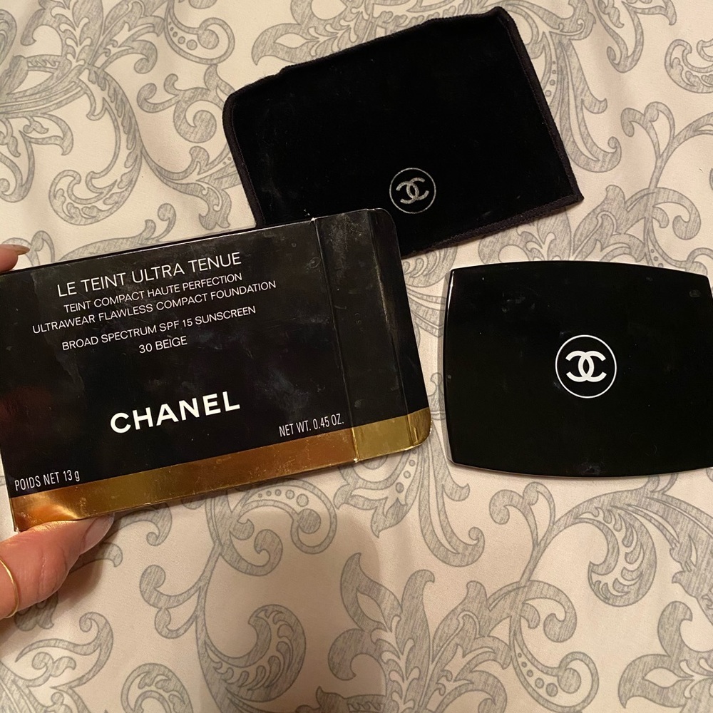 Chanel Foundation powder